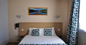 chambre-brit-azur-hotel-saint-andré-de-la-marche-angers-nantes-anjou-osezmauges chambre-brit-azur-hotel-saint-andré-de-la-marche-angers-nantes-anjou-osezmauges