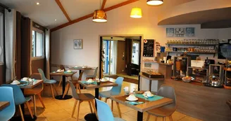 salle-petit-déjeuner-brit-azur-hotel-saint-andré-de-la-marche-angers-nantes-anjo salle-petit-déjeuner-brit-azur-hotel-saint-andré-de-la-marche-angers-nantes-anjo