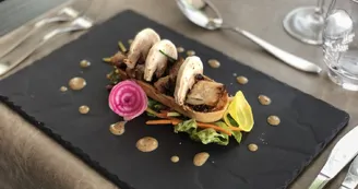 Hôtel du Parc-Restaurant - Tarte Forestière de Saison aux Rillauds Confits Maison_7 Hôtel du Parc-Restaurant - Tarte Forestière de Saison aux Rillauds Confits Maison_7