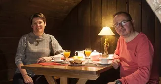 Hôtel Le Chai de la Paleine Salle des petits déjeuners - Petit déjeuner en tonneau_21 Hôtel Le Chai de la Paleine Salle des petits déjeuners - Petit déjeuner en tonneau_21