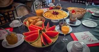 Hôtel Le Chai de la Paleine Petit déjeuner buffet - Buffet petit déjeuner_24 Hôtel Le Chai de la Paleine Petit déjeuner buffet - Buffet petit déjeuner_24