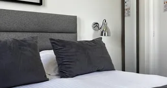Rive Gauche - Chambre double confort vue Loire_4 Rive Gauche - Chambre double confort vue Loire_4