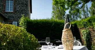 TERRASSE DINING TERRASSE AUBERGE DE auberge-de-l'ombree-combree-49-res-photo7 TERRASSE DINING TERRASSE AUBERGE DE auberge-de-l'ombree-combree-49-res-photo7