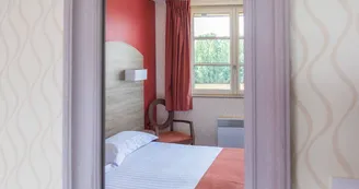 lit-hotel-restaurant-la-gabelle-msl-saint-florent-osezmauges-anjou-©DD-1481 (2) lit-hotel-restaurant-la-gabelle-msl-saint-florent-osezmauges-anjou-©DD-1481 (2)