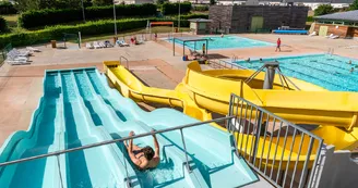 La piscine municipale gratuite - Camping le Pont des Fées de Baugé-en-Anjou La piscine municipale gratuite - Camping le Pont des Fées de Baugé-en-Anjou
