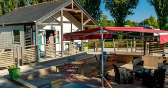Terrasse - camping le Pont des Fées - Baugé-en-Anjou Terrasse - camping le Pont des Fées - Baugé-en-Anjou