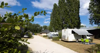 Camping le Pont des Fées à Baugé-en-Anjou - nature Camping le Pont des Fées à Baugé-en-Anjou - nature