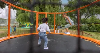 camping-la-promenade-montjean-sur-loire-msl-trampoline-jeux-enfants-©D.Drouet (3) camping-la-promenade-montjean-sur-loire-msl-trampoline-jeux-enfants-©D.Drouet (3)