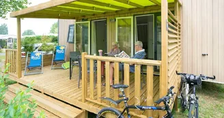 terasse-mobil-home-camping-promenade-montjean-loire-osezmauges-anjou-Loire-à-Vélo terasse-mobil-home-camping-promenade-montjean-loire-osezmauges-anjou-Loire-à-Vélo