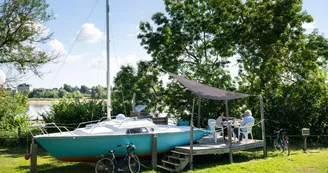 Le voilier installé en bord de loire Camping au bord de Loire - Camping Au Bord de Loire_3 Le voilier installé en bord de loire Camping au bord de Loire - Camping Au Bord de Loire_3