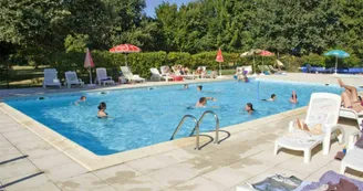 Camping La Vallée des Vignes - Piscine.jpg - Piscine du camping_2 Camping La Vallée des Vignes - Piscine.jpg - Piscine du camping_2
