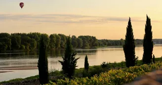 Au-dessus de la Loire Au-dessus de la Loire