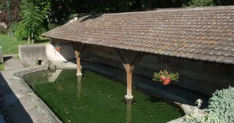 Lavoir-source-de-l-Aubance Lavoir-source-de-l-Aubance