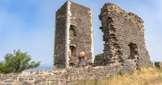 Tour et ruines du château de La Roche Tour et ruines du château de La Roche