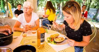 Tentes Lodge sur pilotis au Camping Mille étoiles