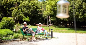 Tentes Lodge sur pilotis au Camping Mille étoiles