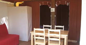 Tentes Lodge sur pilotis au Camping Mille étoiles