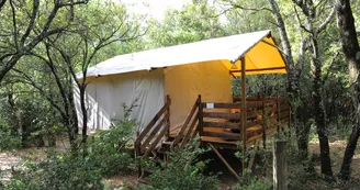 Tentes Lodge sur pilotis au Camping Mille étoiles
