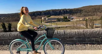 Location de vélos classiques et électriques avec Balazuc Loisirs