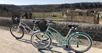 Location de vélos classiques et électriques avec Balazuc Loisirs
