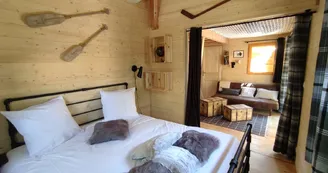 Les Cabanes Perchées du Safari de Peaugres