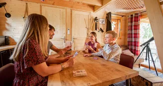 Les Cabanes Perchées du Safari de Peaugres