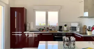 Villa L'Embellie, gîte 3 *, climatisation /grande piscine privée, 6-7 personnes SUD Ardèche