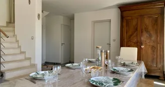 Villa L'Embellie, gîte 3 *, climatisation /grande piscine privée, 6-7 personnes SUD Ardèche