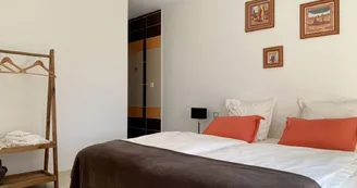 Villa L'Embellie, gîte 3 *, climatisation /grande piscine privée, 6-7 personnes SUD Ardèche
