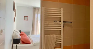 Villa L'Embellie, gîte 3 *, climatisation /grande piscine privée, 6-7 personnes SUD Ardèche