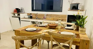 Villa Carpe Diem, gîte bien-être 4 * accessible PMR, climatisation /mini-piscine privée, SPA et sauna 2-3 personnes SUD Ardèche