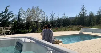 Villa Carpe Diem, gîte bien-être 4 * accessible PMR, climatisation /mini-piscine privée, SPA et sauna 2-3 personnes SUD Ardèche
