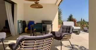 Villa Carpe Diem, gîte bien-être 4 * accessible PMR, climatisation /mini-piscine privée, SPA et sauna 2-3 personnes SUD Ardèche