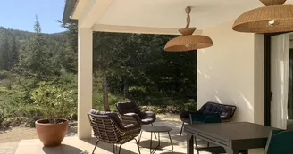 Villa Carpe Diem, gîte bien-être 4 * accessible PMR, climatisation /mini-piscine privée, SPA et sauna 2-3 personnes SUD Ardèche