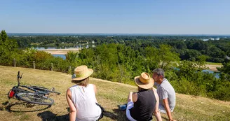 Panorama sur la confluence Vienne et Loire