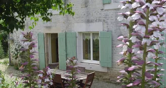 La maison face à la prairie