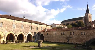 Abbaye Saint Sauveur de Charroux_4