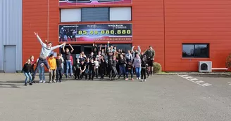 La façade de l'équipement ludo-sportif