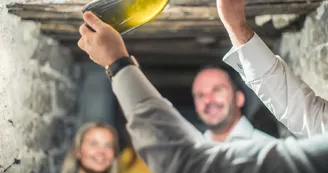 Le travail de cave Copyright My Wine Break.jpg Le travail de cave Copyright My Wine Break.jpg