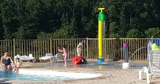 Espace Piscine et Jeux Camping du Lac de Bonnefon