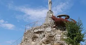 Chapelle et Chateau de Gozon