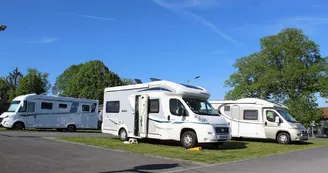 aire de camping champ de foire
