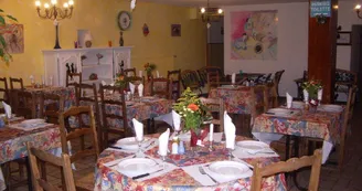 champagne 52 bourg sainte marie hotel le saint martin brasserie 3._3 champagne 52 bourg sainte marie hotel le saint martin brasserie 3._3
