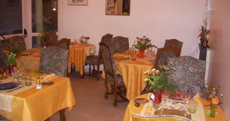 champagne 52 bourg sainte marie hotel le saint martin restaurant 2._5 champagne 52 bourg sainte marie hotel le saint martin restaurant 2._5