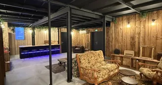 Salon Lounge
