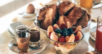 Château des Alpilles table petit déjeuner Château des Alpilles table petit déjeuner