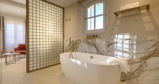 Hôtel Domaine de Valmouriane salle de bain
