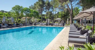 Le Vallon de Valrugues piscine