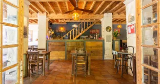 Location de salles Chez Tata Simone à Mouriès Bar