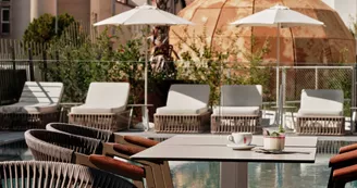 Terrasse et piscine